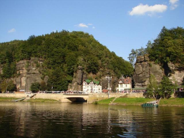 Restaurace a Penzion Oáza Hřensko Exteriér fotografie