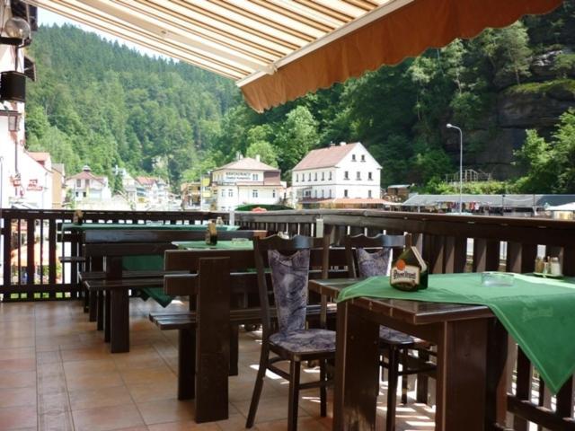 Restaurace a Penzion Oáza Hřensko Exteriér fotografie